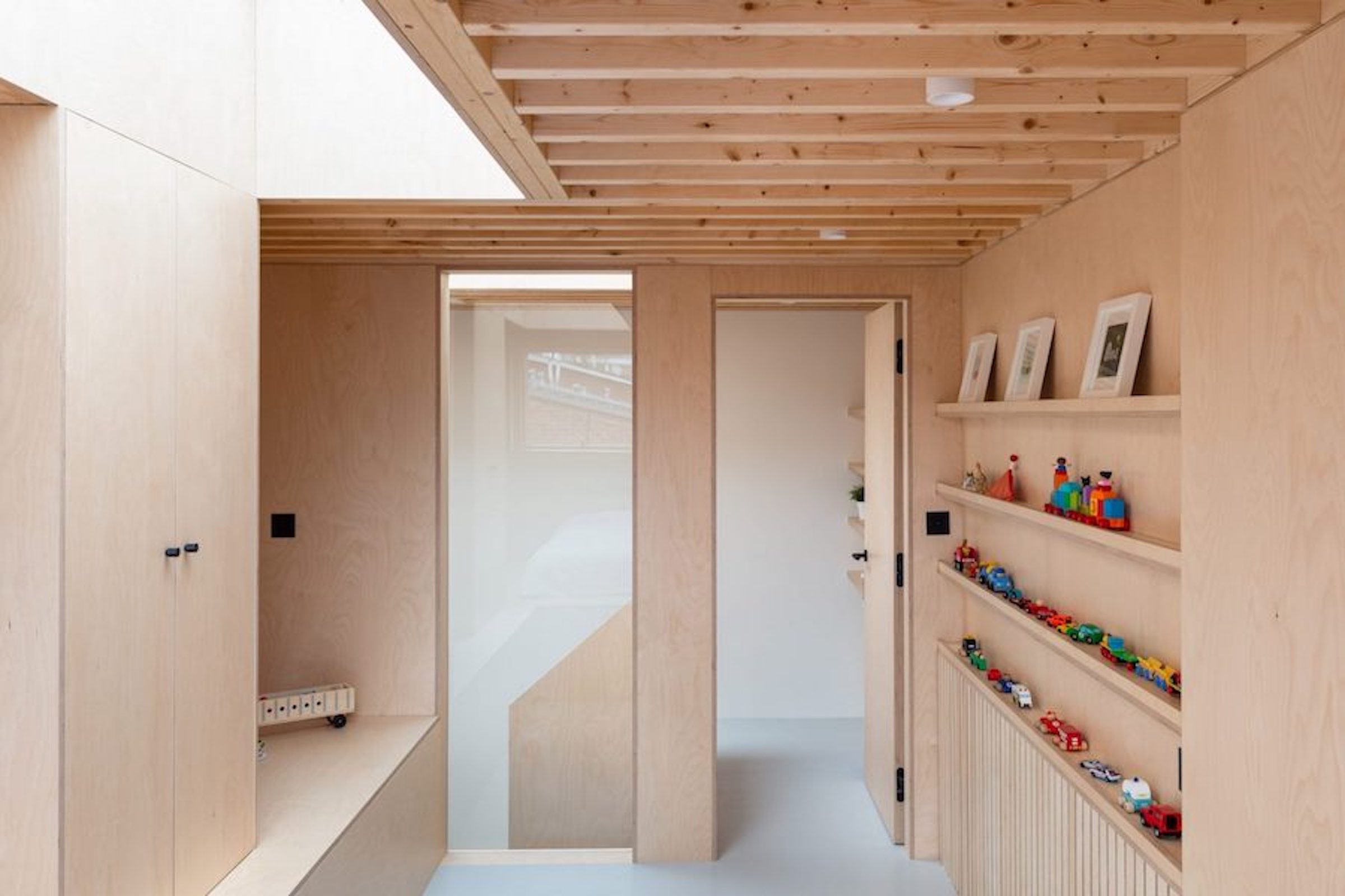 What’s the UK’s standard ceiling height for houses, extensions and loft